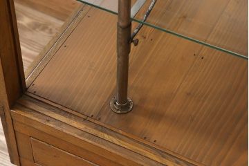 和製アンティーク　昭和レトロ　昭和中期　ナラ材製のシンプルな脚付きガラスケース(ショーケース、陳列棚)(R-043302)