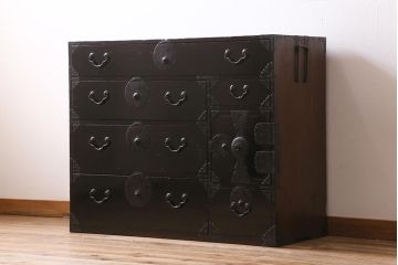 アンティーク家具　明治期　レア!モダンな雰囲気を漂わせる黒漆塗りの仙台箪笥(時代箪笥、衣装箪笥)(R-043303)