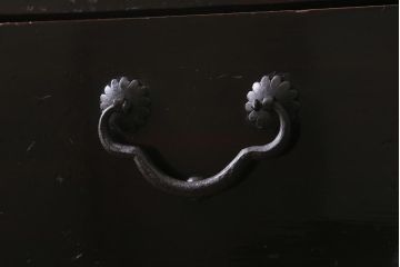 アンティーク家具　明治期　レア!モダンな雰囲気を漂わせる黒漆塗りの仙台箪笥(時代箪笥、衣装箪笥)(R-043303)