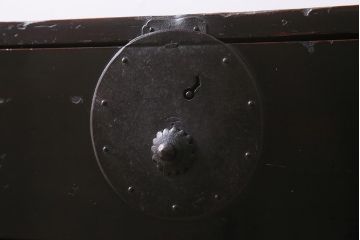 アンティーク家具　明治期　レア!モダンな雰囲気を漂わせる黒漆塗りの仙台箪笥(時代箪笥、衣装箪笥)(R-043303)