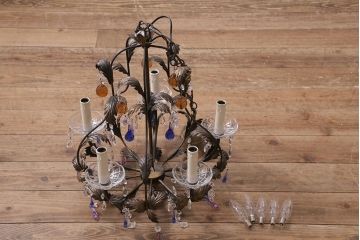 ヴィンテージ照明　輸入品　色付きのガラスドロップがおしゃれなリーフシャンデリア(天井照明、ビンテージ)(R-043304)