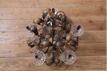 ヴィンテージ照明　輸入品　色付きのガラスドロップがおしゃれなリーフシャンデリア(天井照明、ビンテージ)(R-043304)