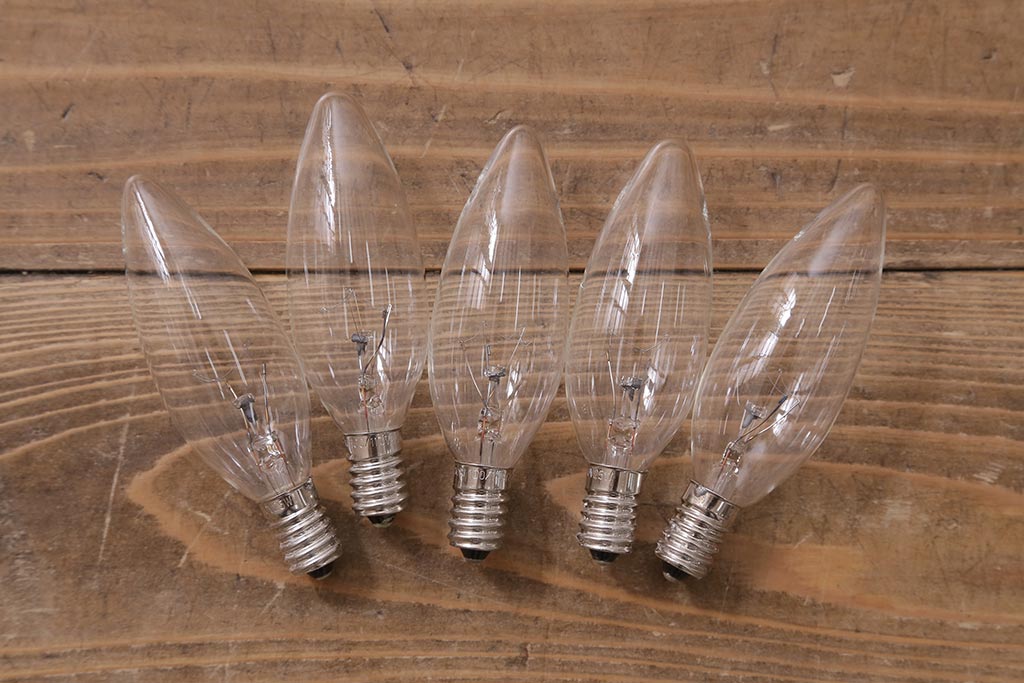 ヴィンテージ照明　輸入品　色付きのガラスドロップがおしゃれなリーフシャンデリア(天井照明、ビンテージ)(R-043304)