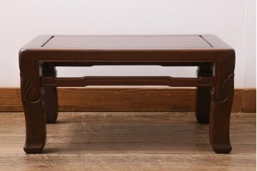 アンティーク家具　昭和初期　総ケヤキ材　レアサイズ　!凝った造りの小さな座卓(ローテーブル、座机)(R-043313)