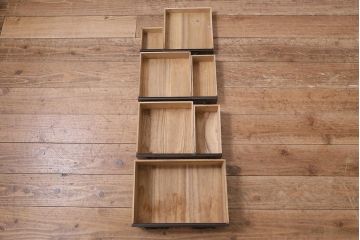 アンティーク家具　工芸家具　桐材　黒漆　凝った真鍮金具が高級感漂う上手物の裁縫箱(小引き出し)(R-043322)