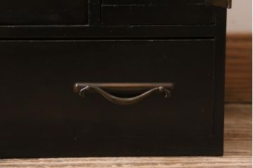 アンティーク家具　工芸家具　桐材　黒漆　凝った真鍮金具が高級感漂う上手物の裁縫箱(小引き出し)(R-043322)