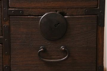 アンティーク家具　昭和初期　総桐材　使いこまれた銅金具が味わい深い小タンス(引き出し、時代箪笥、整理タンス)(R-043324)
