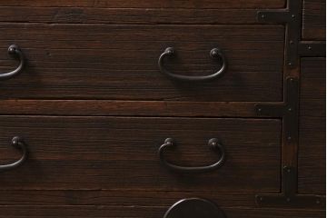 アンティーク家具　昭和初期　総桐材　使いこまれた銅金具が味わい深い小タンス(引き出し、時代箪笥、整理タンス)(R-043324)