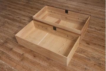 アンティーク家具　昭和初期　脚付きリメイク　前面桐材　モダンな取っ手が目を引く箪笥ローボード(テレビ台、ローチェスト、引き出し)(R-043325)