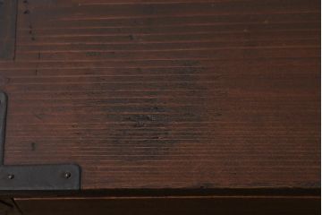 アンティーク家具　昭和初期　脚付きリメイク　前面桐材　モダンな取っ手が目を引く箪笥ローボード(テレビ台、ローチェスト、引き出し)(R-043325)