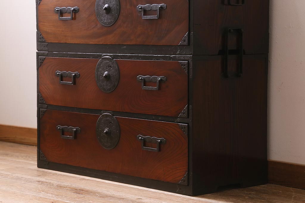 アンティーク家具　明治大正期　前面欅(ケヤキ)材　美しい木目が魅力の重ね会津箪笥(衣装箪笥、時代箪笥)(R-043326)