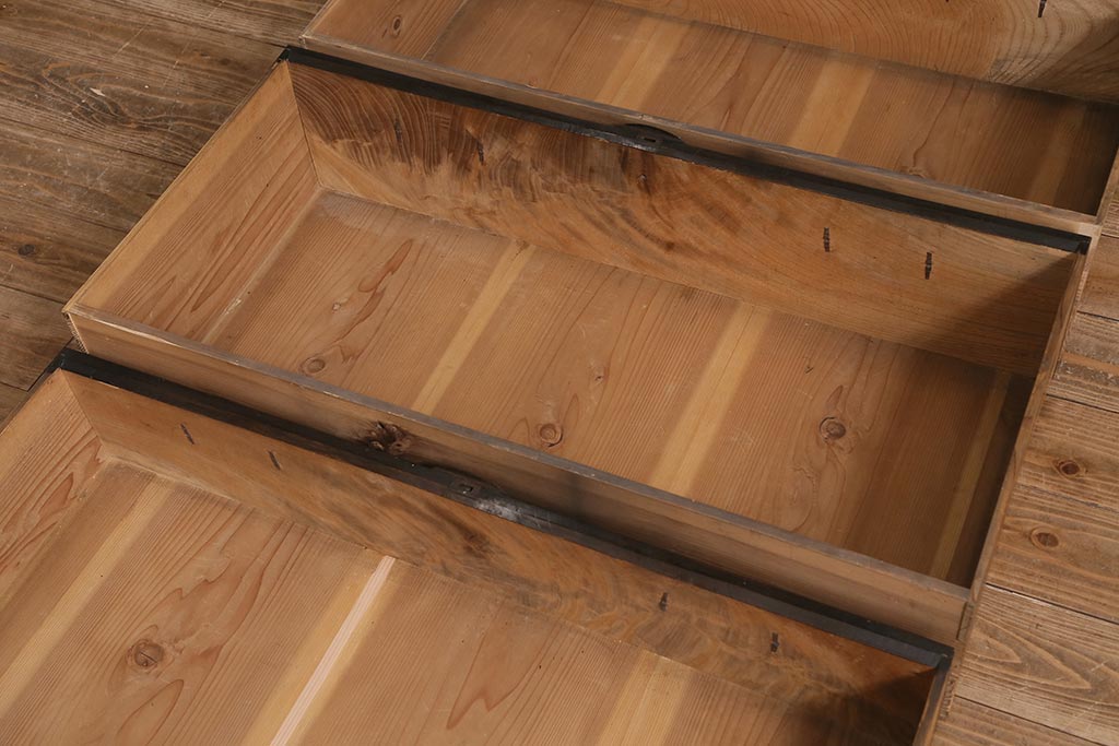 アンティーク家具　明治大正期　前面欅(ケヤキ)材　美しい木目が魅力の重ね会津箪笥(衣装箪笥、時代箪笥)(R-043326)