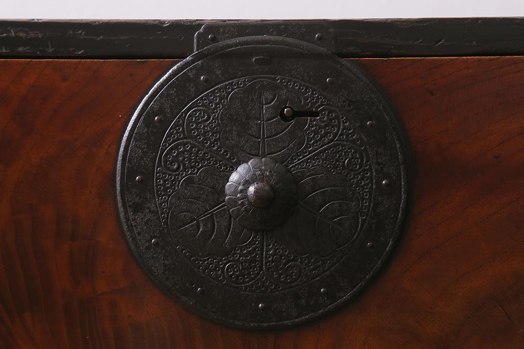 アンティーク家具　明治大正期　前面欅(ケヤキ)材　美しい木目が魅力の重ね会津箪笥(衣装箪笥、時代箪笥)(R-043326)