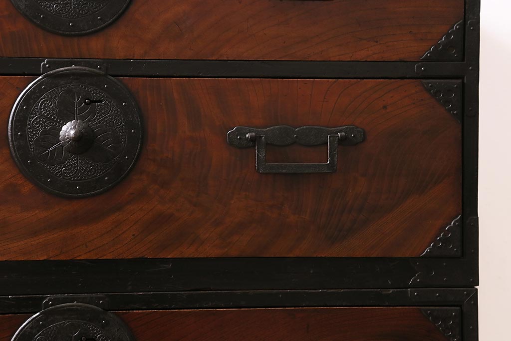 アンティーク家具　明治大正期　前面欅(ケヤキ)材　美しい木目が魅力の重ね会津箪笥(衣装箪笥、時代箪笥)(R-043326)