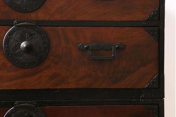 アンティーク家具　明治大正期　前面欅(ケヤキ)材　美しい木目が魅力の重ね会津箪笥(衣装箪笥、時代箪笥)(R-043326)