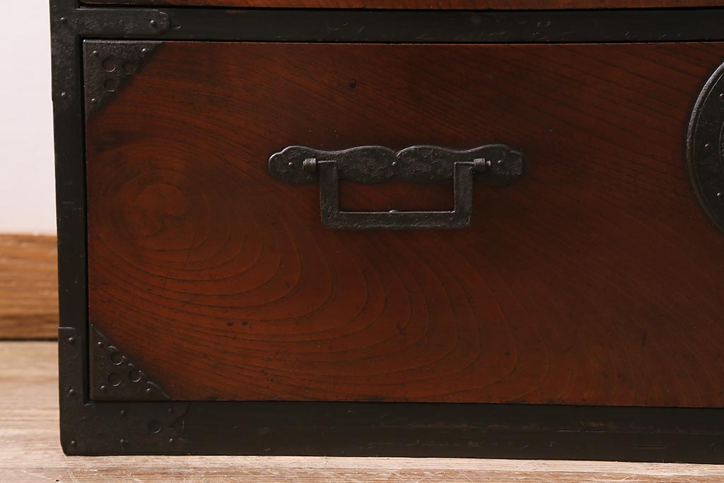 アンティーク家具　明治大正期　前面欅(ケヤキ)材　美しい木目が魅力の重ね会津箪笥(衣装箪笥、時代箪笥)(R-043326)