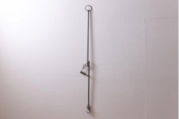 アンティーク雑貨　古民具・骨董　昭和初期　上手物!　ダブル管　凝った造りの真鍮製自在鉤(じざいかぎ)(R-043327)
