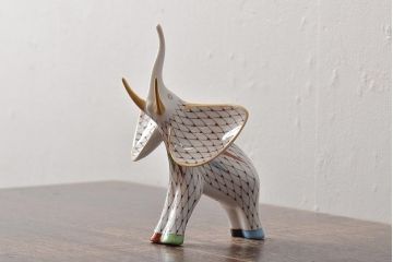 ハンガリー　HOLLOHAZA(ホロハーザ)　象フィギュリン(エレファント、磁器、置物)(R-043330)