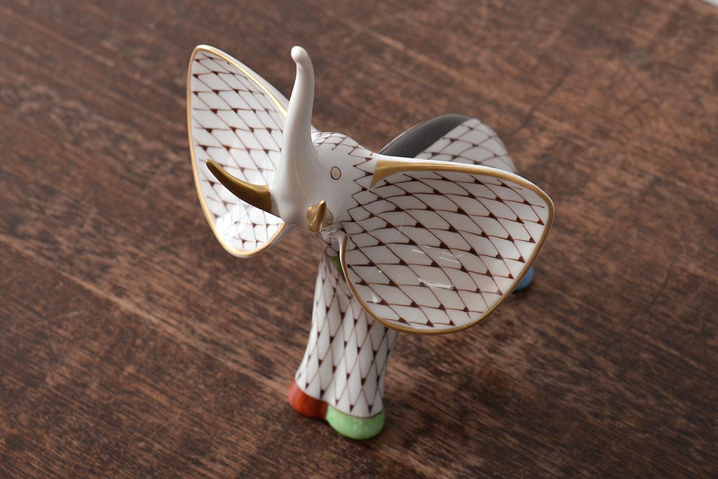 ハンガリー　HOLLOHAZA(ホロハーザ)　象フィギュリン(エレファント、磁器、置物)(R-043330)