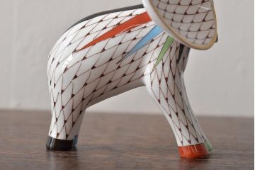 ハンガリー　HOLLOHAZA(ホロハーザ)　象フィギュリン(エレファント、磁器、置物)(R-043330)