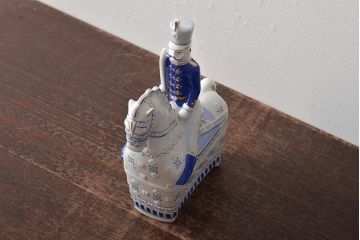 ハンガリー　HOLLOHAZA(ホロハーザ)　騎兵フィギュリン(兵隊、磁器、置物)(R-043331)