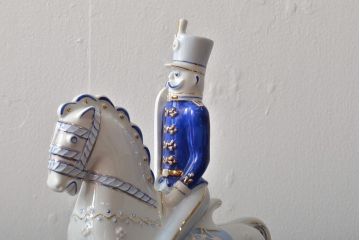 ハンガリー　HOLLOHAZA(ホロハーザ)　騎兵フィギュリン(兵隊、磁器、置物)(R-043331)