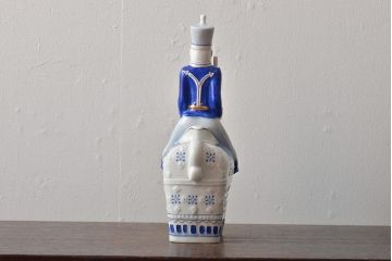 ハンガリー　HOLLOHAZA(ホロハーザ)　騎兵フィギュリン(兵隊、磁器、置物)(R-043331)