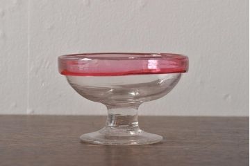 アンティーク雑貨　大正期　赤縁椀型　氷コップ(吹ガラス)(R-043341)