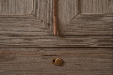 アンティーク家具　昭和中期　衣装盆付き　品のある佇まいが魅力の桐箪笥(衣装箪笥、着物箪笥、和タンス、桐たんす)(R-043346)