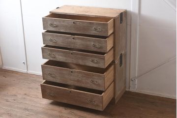 アンティーク家具　昭和中期　すっきりとした佇まいのシンプルな衣装タンス(引き出し、チェスト)(R-043347)