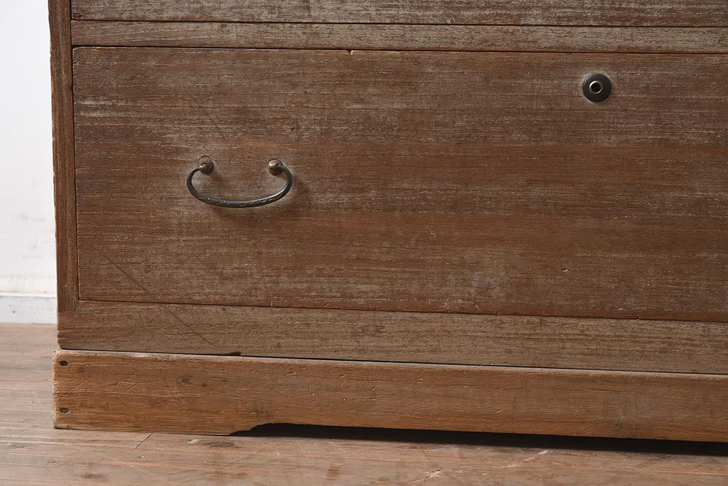 アンティーク家具　昭和中期　すっきりとした佇まいのシンプルな衣装タンス(引き出し、チェスト)(R-043347)
