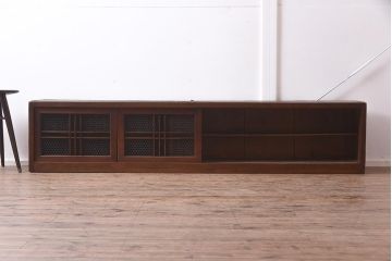 アンティーク家具　大正期　亀甲金網と組子の凝った引き戸が目を引くローボード(テレビ台)(R-043348)