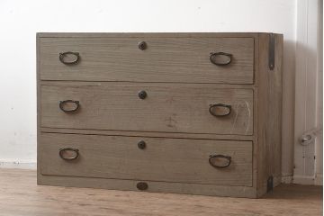 レトロ家具　昭和中期　桐材　シンプルで素朴な箪笥3段(ローボード、テレビ台、チェスト、引き出し、桐箪笥、桐たんす)(R-043349)