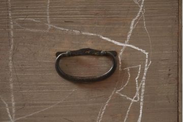 レトロ家具　昭和中期　桐材　台輪付き　シンプルで素朴な箪笥2段(ローボード、テレビ台、チェスト、引き出し、桐箪笥、桐たんす)(R-043350)
