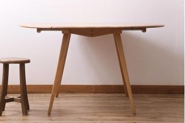ヴィンテージ家具　イギリスビンテージ　ERCOL(アーコール)　エルム材　ウィンザードロップリーフテーブル(バタフライテーブル、ラウンドテーブル)(R-043354)