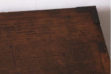 アンティーク家具　大正昭和初期　脚付きリメイク　前面桐材　片開き戸付き　モダンな取っ手が目を引く箪笥ローボード(テレビ台、ローチェスト、引き出し)(R-043355)