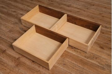 中古美品　民芸家具　軽井沢彫り　桜の彫りが優美な食器棚(戸棚、キャビネット)(定価約130万円)(R-043357)
