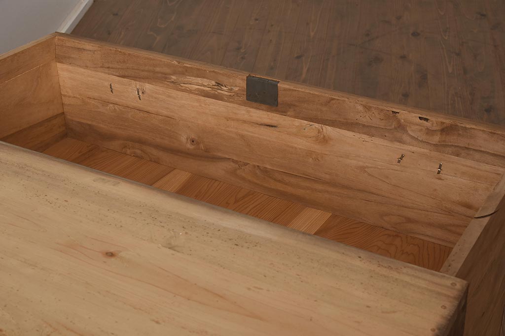 レトロ家具　昭和中期　桐材 シンプルで素朴な箪笥3段(ローボード、テレビ台、チェスト、引き出し、桐箪笥、桐たんす)(R-043358)