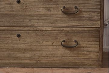 レトロ家具　昭和中期　桐材 シンプルで素朴な箪笥3段(ローボード、テレビ台、チェスト、引き出し、桐箪笥、桐たんす)(R-043358)