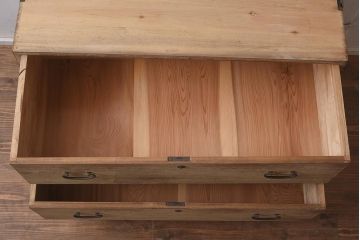 レトロ家具　昭和中期　桐材 素朴な和の雰囲気漂う箪笥2段(ローボード、テレビ台、チェスト、引き出し、桐箪笥、桐たんす)(R-043359)