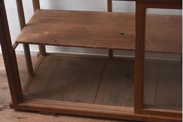 アンティーク家具　大正昭和初期　ヒノキ材　味のある風合いが魅力のレトロなガラスケース(ショーケース、陳列棚)(R-043361)