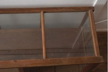 アンティーク家具　大正昭和初期　ヒノキ材　味のある風合いが魅力のレトロなガラスケース(ショーケース、陳列棚)(R-043361)