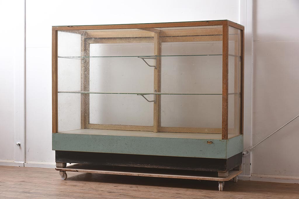 レトロ家具　昭和中期　ペイントカラーがお洒落なガラスケース(ショーケース、陳列棚)(R-043362)