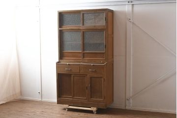 レトロ家具　昭和中期　ナラ材　ダイヤガラスがおしゃれな作業台付き食器棚(収納棚、戸棚、キャビネット)(R-043365)