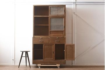 レトロ家具　昭和中期　ナラ材　ダイヤガラスがおしゃれな作業台付き食器棚(収納棚、戸棚、キャビネット)(R-043365)