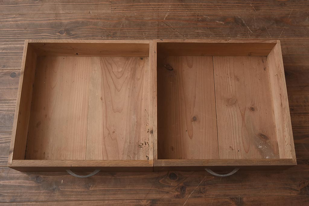 レトロ家具　昭和中期　ナラ材　ダイヤガラスがおしゃれな作業台付き食器棚(収納棚、戸棚、キャビネット)(R-043365)