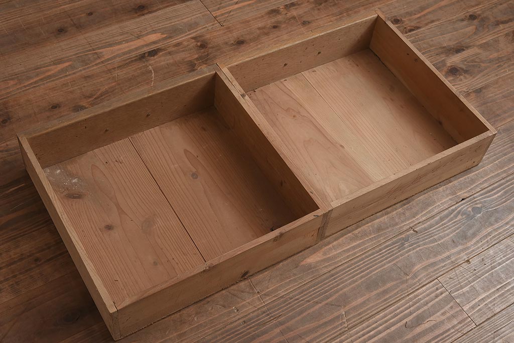 レトロ家具　昭和中期　ナラ材　ダイヤガラスがおしゃれな作業台付き食器棚(収納棚、戸棚、キャビネット)(R-043365)