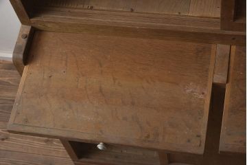 レトロ家具　昭和中期　ナラ材　ダイヤガラスがおしゃれな作業台付き食器棚(収納棚、戸棚、キャビネット)(R-043365)