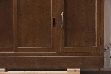 レトロ家具　昭和中期　ナラ材　ダイヤガラスがおしゃれな作業台付き食器棚(収納棚、戸棚、キャビネット)(R-043365)