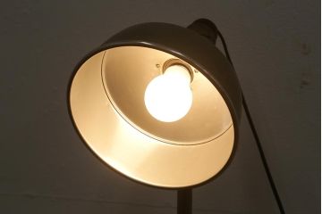レトロ照明　ビンテージスタイルにもおすすめなアイアン製のスタンドライト(フロアスタンド)(R-043367)